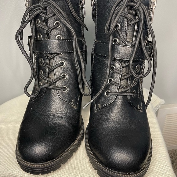 TORRID Lace-Up Hiker Boots - Black SZ/9WW - Picture 3 of 10